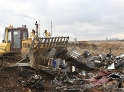 Полицейские Волгограда уничтожили на полигоне более 200 игровых автоматов