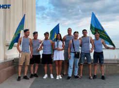 «Десантура - страх планеты и гордость страны»: видеорепортаж народного празднования Дня ВДВ в Волгограде