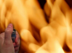 В Волгограде разыскивают поджигателей Nissan “Primera”