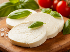 164 килограмма моцареллы с сюрпризом нашли под Волгоградом 