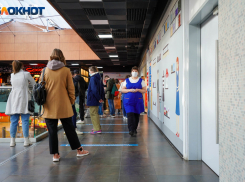 Не пускают в магазины: в Волгограде обнулились QR-коды горожан
