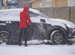 Волгоградцы могут пожаловаться на заваленные снегом дворы на горячую линию: список телефонов