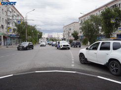 «Заказывают, чтобы проехать 5 метров»: почему в Волгограде бешено дорожает такси