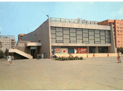 От «визитной карточки» юга Волгограда до руин: 51 год назад открылся кинотеатр «Юбилейный»