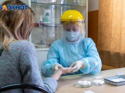 Волгоградцы назвали «несправедливыми» суммы доплат медикам за работу с коронавирусными пациентами