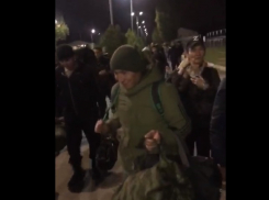 «Лиманная мафия на связи»: проводы мобилизованных в Палласовке сняли на видео