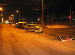 В Волгограде «девятка» врезалась в «Митсубиси Паджеро»