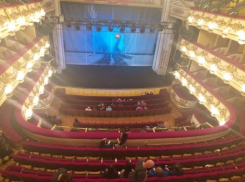 Зрители ушли после первого акта: новый спектакль Никиты Ширяева в волгоградском НЭТе оказался провальным