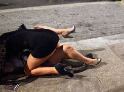 Не поделившие любовника подружки устроили поножовщину под Волгоградом