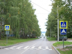 В Волжском на пешеходном переходе водитель на Chevrolet сбил мужчину