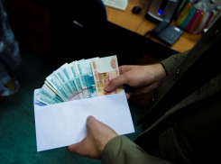 В Волгограде за получение взятки уволят полицейского