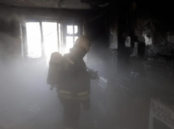 Жилой дом загорелся в «Родниковой долине» в Волгограде 