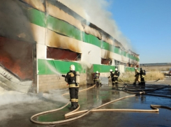 Пожар на складе туалетной бумаги в Волгограде локализован