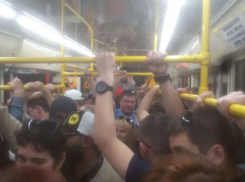 Жуткая давка случилась в общественном транспорте Волгограда из-за чиновников