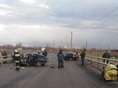 Под Волгоградом двое погибли в лобовом ДТП на мосту 