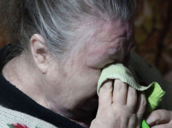 Житель Волжского чуть не сжег соседке глаза