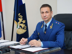 Поздравления принимает главный прокурор Волгоградской области Денис Костенко