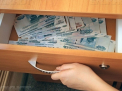 Под Волгоградом глава больничного профсоюза присвоил 140 тысяч рублей