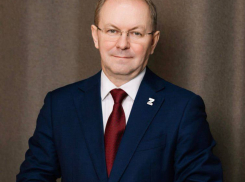 Волгоградский депутат сам себя поздравил с 55-летием