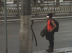 Раздетый в мороз волгоградский школьник стал хитом Интернета