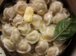 В школе под Волгоградом учеников кормили опасными пельменями 