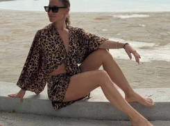 «А муж не против?»: Юлия Ковальчук нарвалась на критику после демонстрации бикини