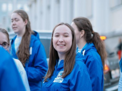 Волгоградские «Волонтеры Победы» подводили ветеранов к Владимиру Путину