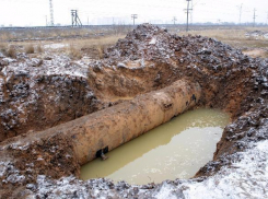 15 тысяч человек остались без воды из-за аварии в поселке Средняя Ахтуба 