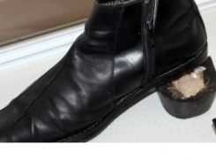 Под Волгоградом 34-летний мужчина хранил амфетамин в ботинке