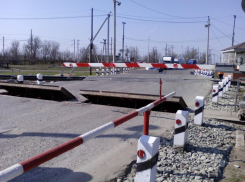 В Волгограде скоро закроют на ремонт переезд на Максимке