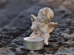 Волгоградца возмутил священник, ради заработка требовавший повторно отпеть покойного