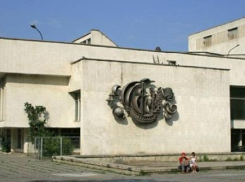 В Волгограде продолжается плановый ремонт ГДЮЦ