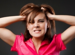 Под Волгоградом 32-летняя женщина избила фельдшера и полицейского 