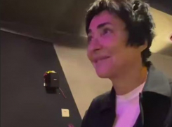 Концерт Лолиты бойкотируют рублем и вандализмом в Волгограде