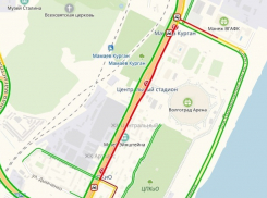 Сразу несколько вечерних аварий парализовали движение в Волгограде