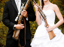 В Волгограде свадебный кортеж открыл стрельбу средь бела дня