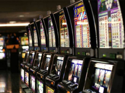 Сбежать не успел: владельца незаконного игорного бизнеса в Волгограде задержали у трапа самолета