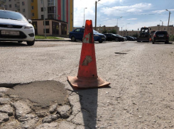 Водитель сбил 9-летнего ребенка во дворе и скрылся в Волжском