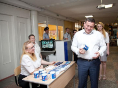 Стало известно, сколько денег потратил на свои выборы волгоградский губернатор Андрей Бочаров