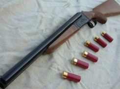 Под Волгоградом 70-летний мужчина разгуливал по улице с охотничьим ружьем
