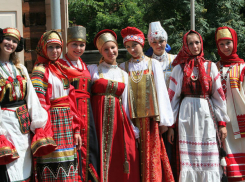 Волгоградцев приглашают отведать хлеба с солью от интеллектуальных красавиц 