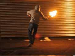 В Волгограде мужчина кинул в окно бывшей жены три бутылки с зажигательной смесью