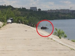 Lifan утонул в реке, пока его хозяин загорал на берегу на юге Волгограда 