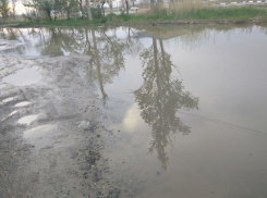 Потопом встретили День весны и труда жители юга Волгограда