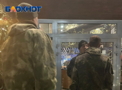  «Они на СВО едут!»: мужчинам в военной форме запретил вход ресторан «Дача шефа» в центре Волгограде