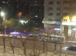 Автобус №6 и маршрутка столкнулись в Волгограде: видео ДТП