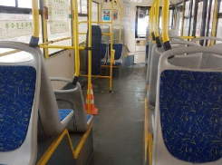 Две пенсионерки получили травмы в салонах волгоградских автобусов 