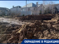 Застревают грузовики: в смертельную ловушку превратился поселок Солнечный в Волгограде из-за ремонта канализации