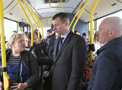 Чиновники и депутаты Волгограда пересели на общественный транспорт
