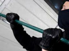 На юге Волгограда работник «Каустика» ограбил киоск